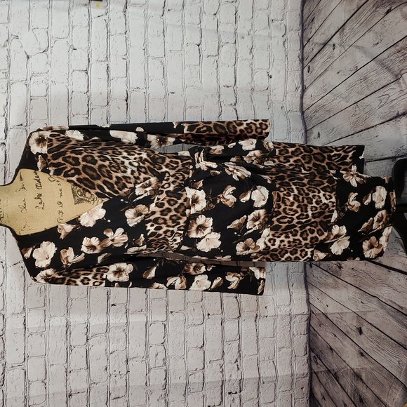 W by Worth Dresses & Skirts - W By Worth Faux-Wrap Dress Floral and Animal Print Size M EUC